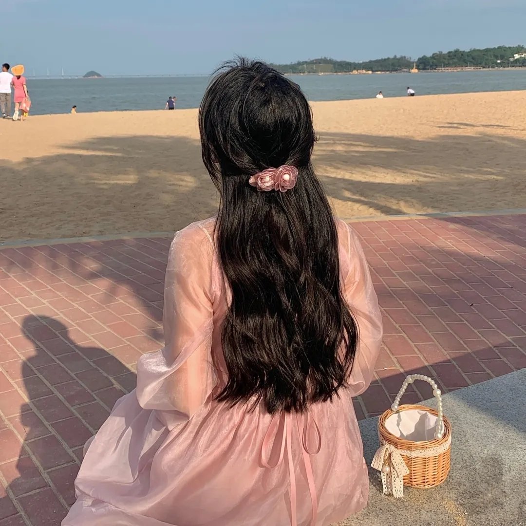 天黑请闭眼海报